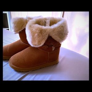 UGG Australia Bailey Button Triplet II